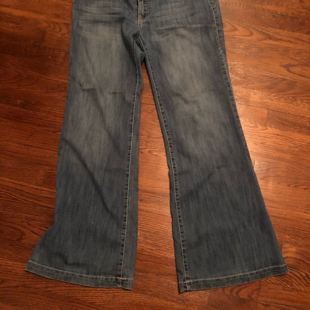 Perfect flare jeans! So so flattering! Size 13!